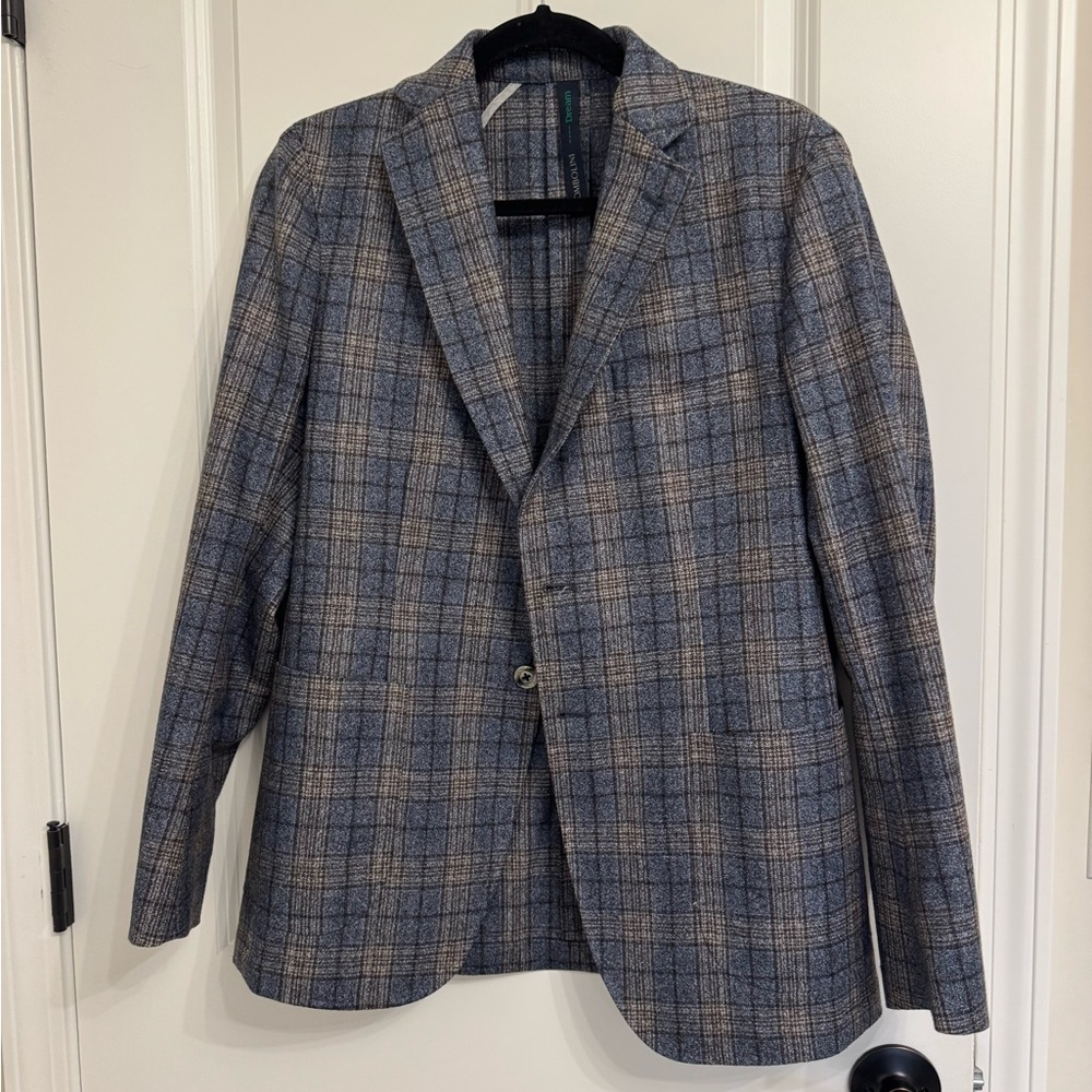 Men’s blue/gray plaid Tombolini Dream sport coat. Fits size 38-40